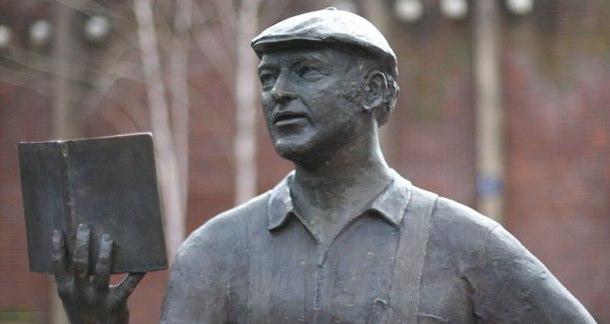 Ken Kesey statue in Eugene, OR